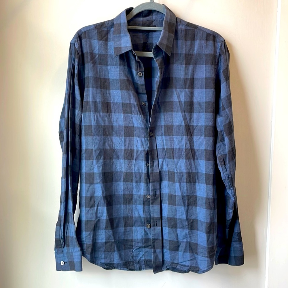 Theory men’s size small button-up shirt. Never worn! 100% cotton. Was $195